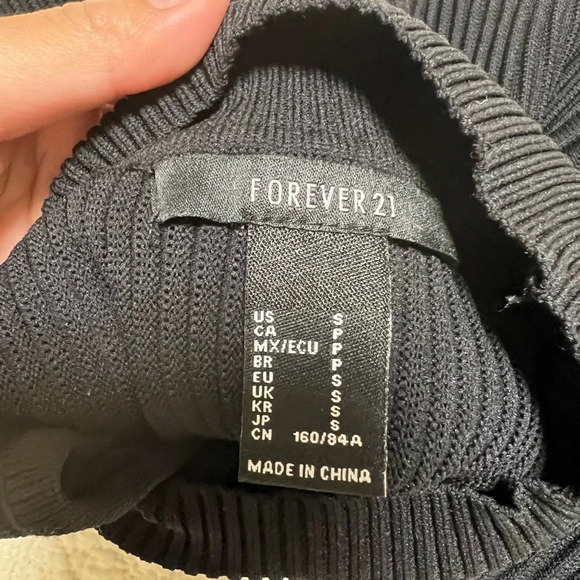 FOREVER 21 Top Size Small - Picture 4 of 5